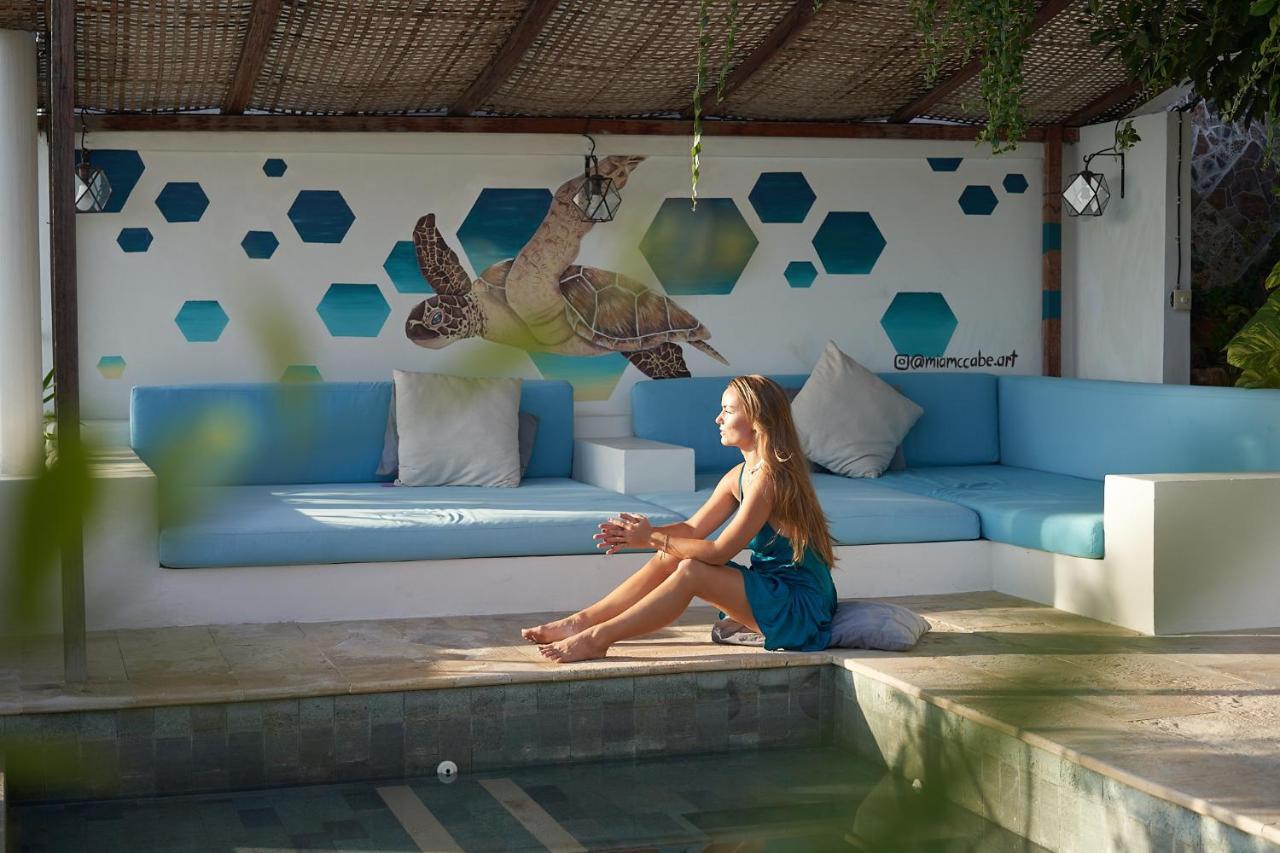 Serenity Luxurious Beachfront Villa & Spa With Private Infinity Pool, 8 Guests Гили-Эйр Экстерьер фото
